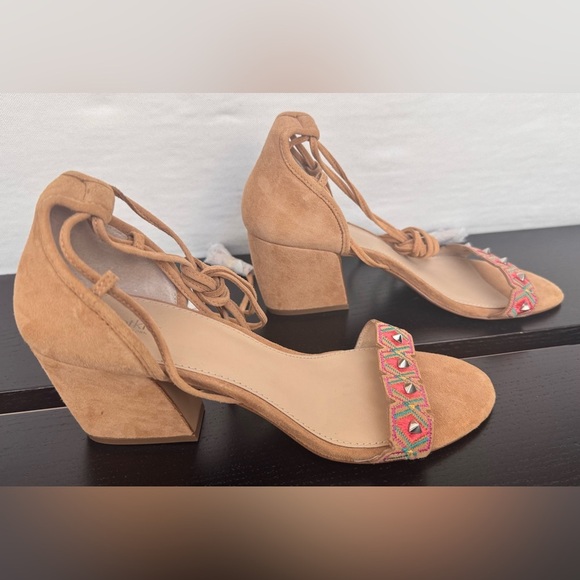 New Botkier Penelope Embroidered Ankle Wrap Sandal Size 9 - Picture 4 of 5